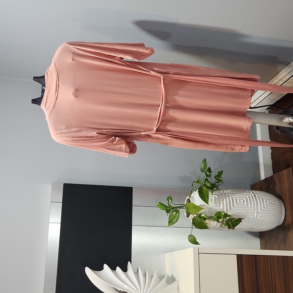 Rosette Robe - Picture 4 of 4